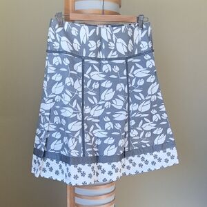 W14" L22.5" RW&CO. Gray and White Floral A-Line Cotton Skirt with Trim